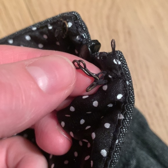 BEBE Dark Wash Denim Mini Jean Skirt With Pockets Women’s 10 - Picture 9 of 11